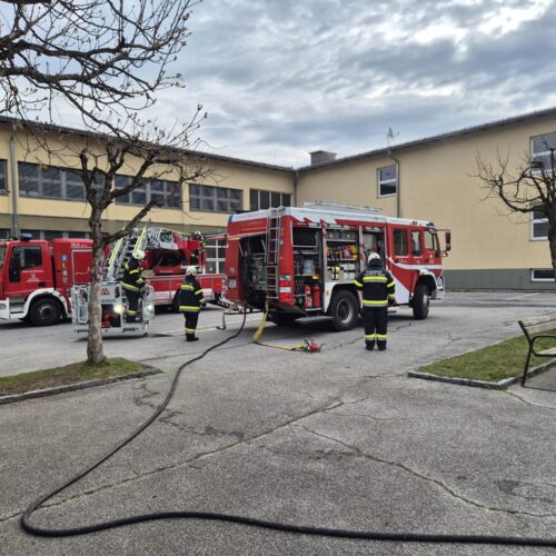 Monatsübung April – Brand im Technikraum der Volksschule Feistritz/Drau